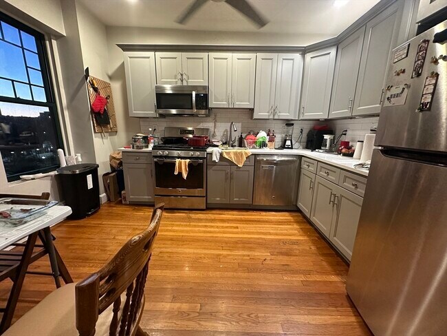 Photo - 1677 Washington St Unidad 1