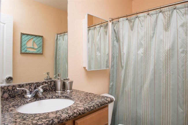 Upstairs Bathroom - 6333 Mt Ada Rd