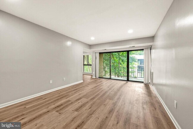 Photo - 2045 Royal Fern Ct Unidad 41/11C