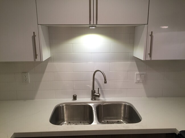 Photo - 4443 Clayton Ave Unit 2