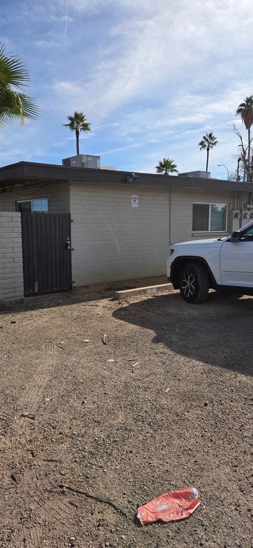 Photo - Newly Remodeled Single Story 2-Bed 1-Bath Apartment Unidad 1