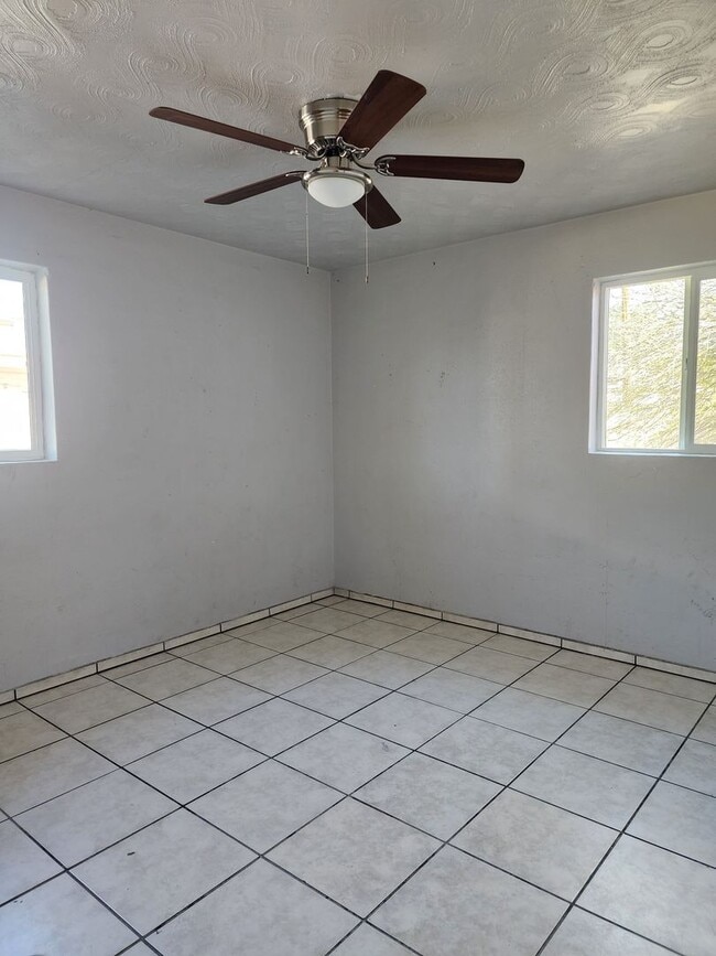 Photo - 2732 W Luke Ave
