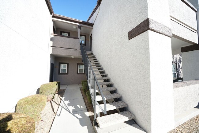 Photo - SHOWINGS AVAILABLE NOW Unidad 2170