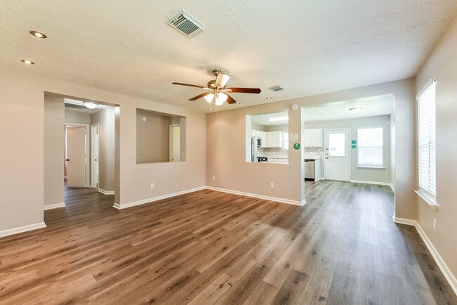 Photo - 10247 Country Squire Blvd