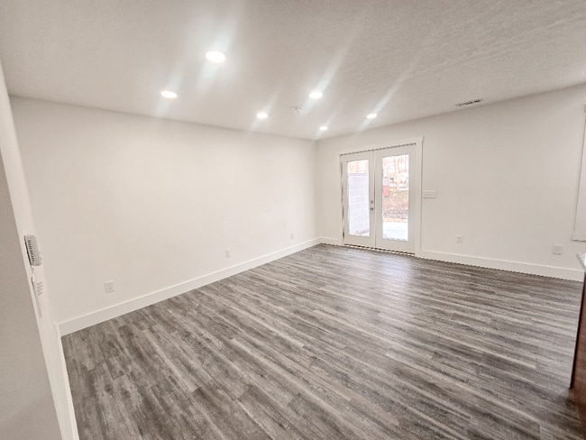 Photo - 118 Ivy Trce Unidad A