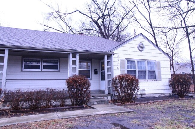 Building Photo - January FREE On This Updated 1 Bedroom 1 Bath Duplex in Olathe Kansas