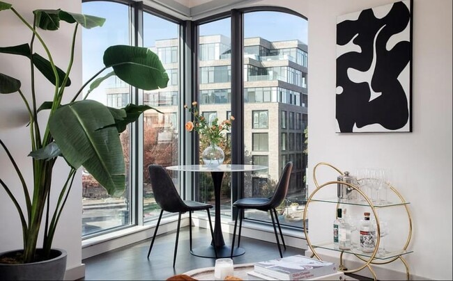 Photo - Grand Avenue Unidad 901