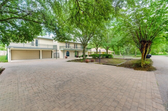 Photo - 303 Shady Glen Ln