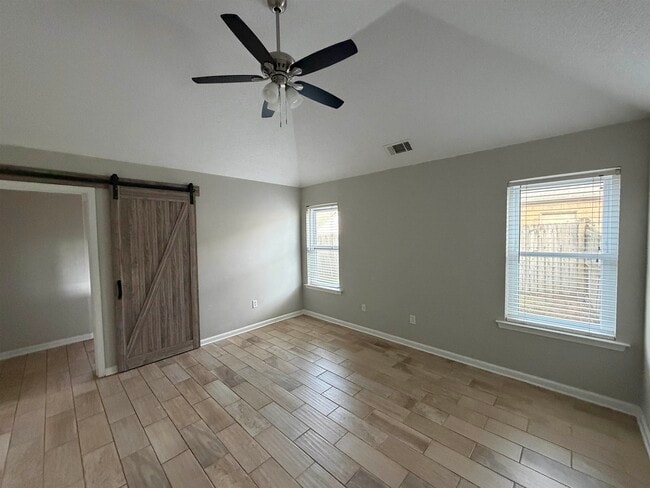 Photo - 270 Village Dr