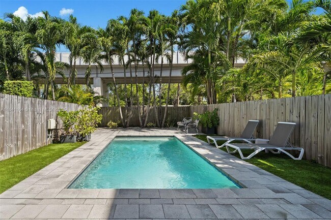 Photo - 3567 SW 1st Ave