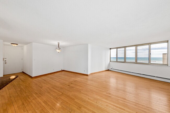 Photo - 1919 N Summit Ave Unit 8C