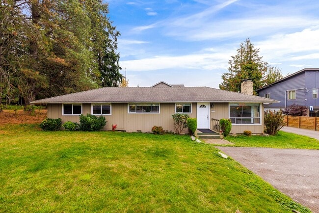 Building Photo - Lynnwood 4 Bedroom Rambler - Huge Lot and Storage Shed - NO CARPETS