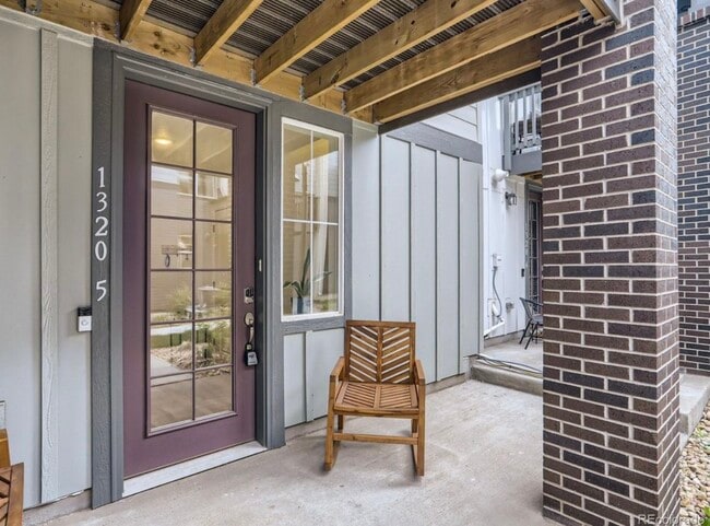 Photo - 1320 Hoyt St