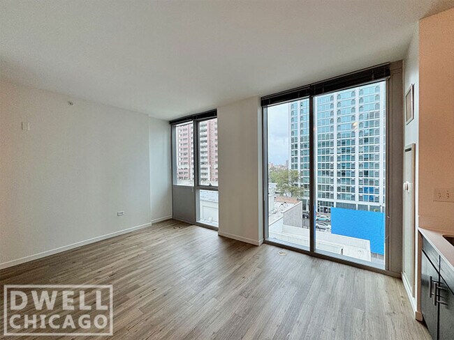 Photo - 3704 N Halsted St