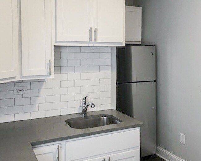 5057 N Damen Ave Unit 1W