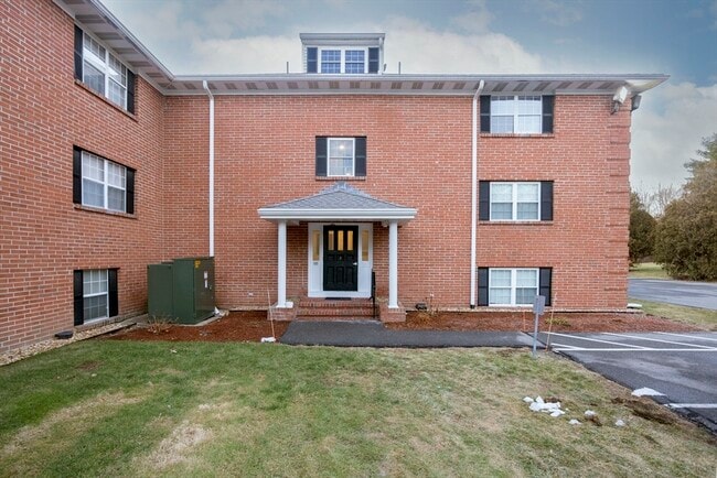 Building Photo - 11 Leonard Rd Unit 11