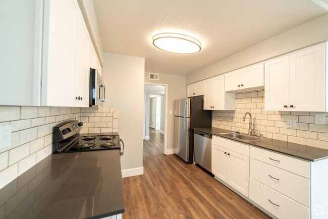 Building Photo - Woodlark Rental