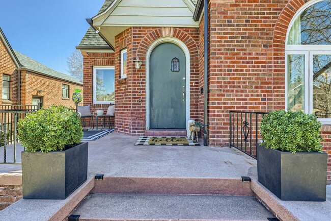 Photo - Available NOW! Fully Furnished 4 Bedroom 2 Bath Beautiful Home in Denver!