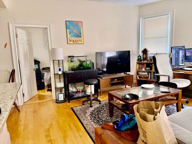 Building Photo - 281 Harvard St Unit 23