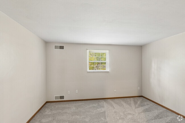 2BR, 1BA - 1,050SF - Bedroom