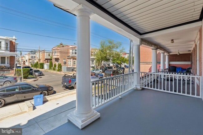 Building Photo - 5536 Pine St