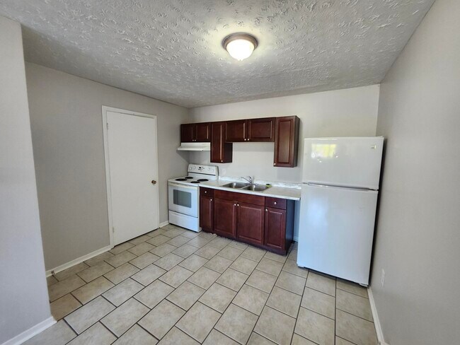 Photo - 2 Arena Ln Unit 4