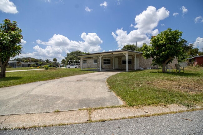 Photo - 1890 Cedarwood Dr