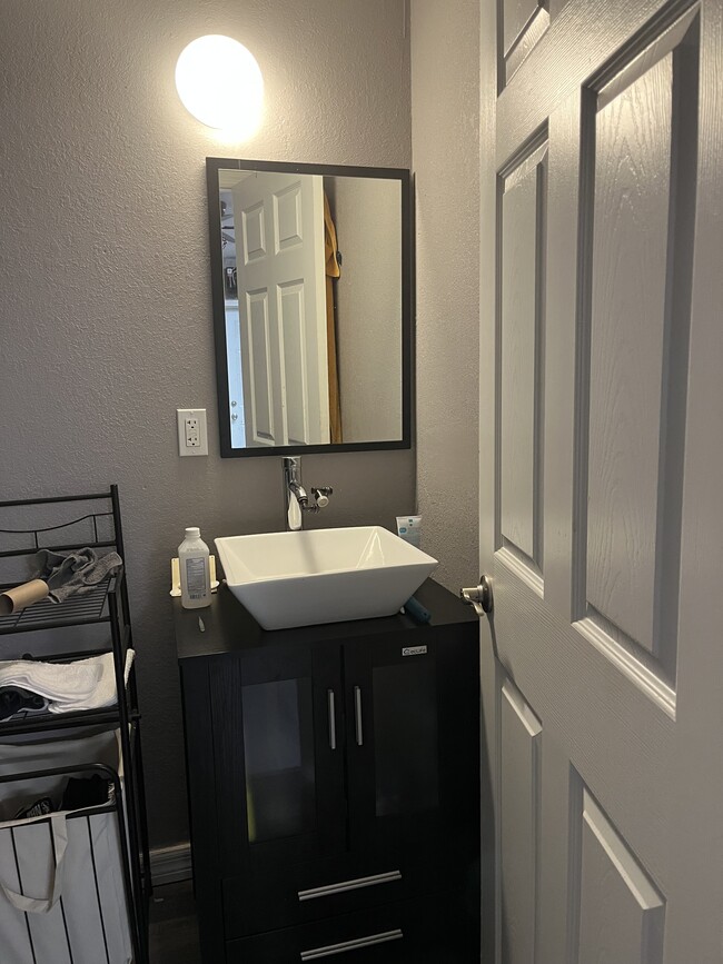 Photo - 8044 Sandalwood Cir Unidad Room