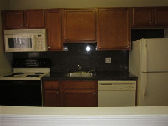 Photo - HOLLY GARDEN APARTMENTS