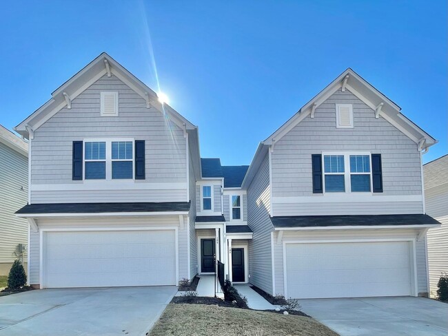 Building Photo - 3 br Paired Home minutes from I-77 and I-40 READY MARCH 24TH