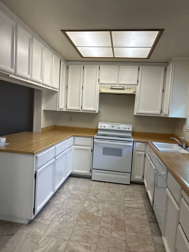 Photo - Desirable 3 bedroom 2 bath condo