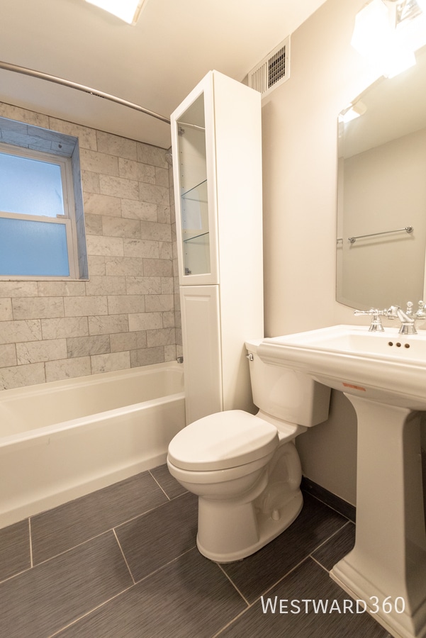 Photo - 1924 N Honore St Unit 1G