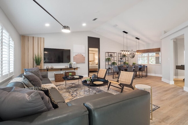 Photo - 6 Clinton Ct N Unidad ID1261622P