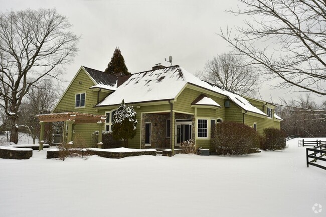 Building Photo - 80 Litchfield Turnpike Rental