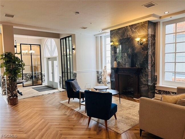 Photo - 2310 First St Unit 402