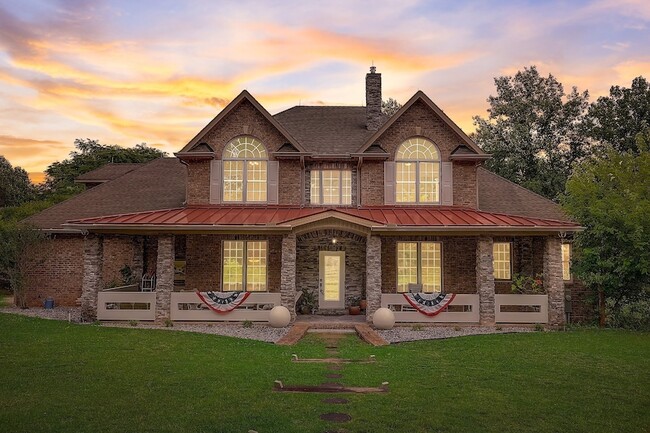 Building Photo - 8745 Old Charlotte Pike