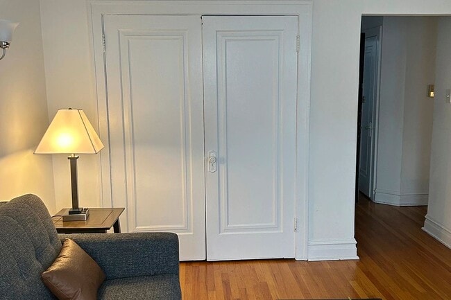 Photo - 1911 W Larchmont Ave Unit 1B