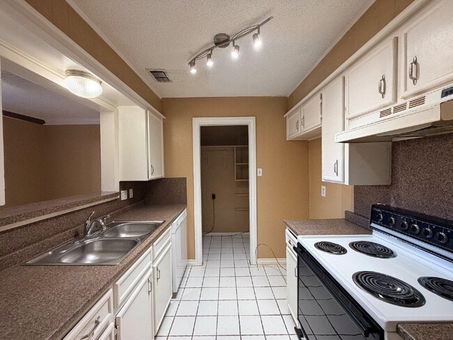 Photo - 2327 33rd St