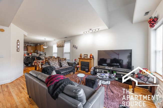 Photo - 1720 W Beach Ave Apartments Unit 2