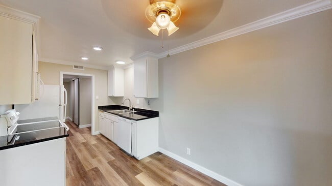 Photo - 821 Las Gallinas Ave Unit 219