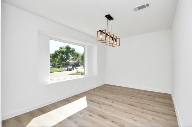 Photo - 1911 Long Barrel Ln