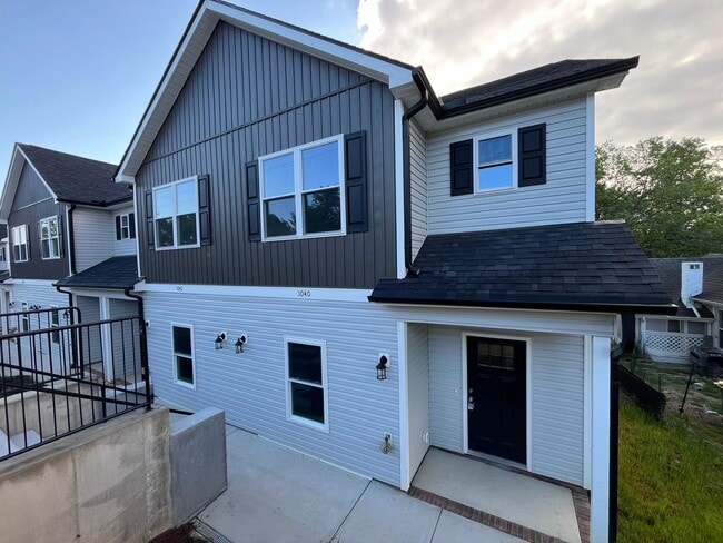 Photo - 1042 McLain Rd