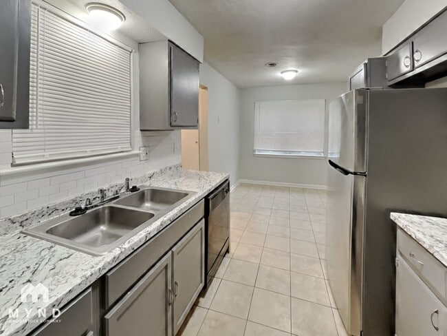 Photo - 6035 Devon Cir