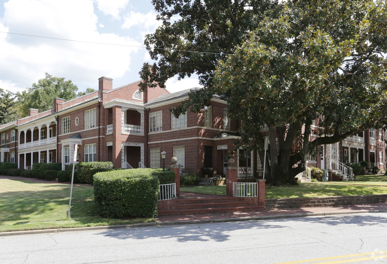LaDelle Apartments - LaDelle Apartments