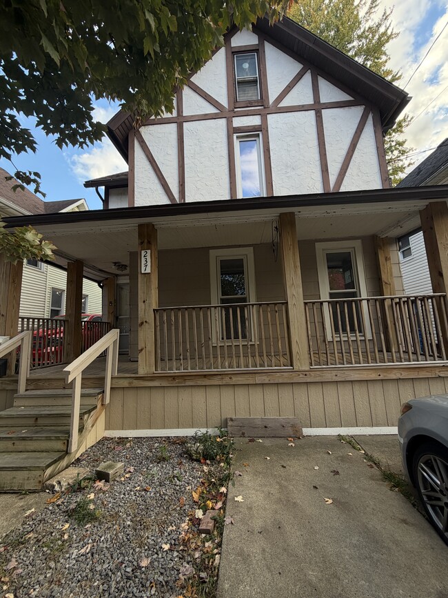 Building Photo - 237 Tremont St Unit 1