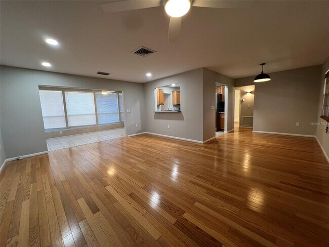 Photo - 417 Courbet Dr