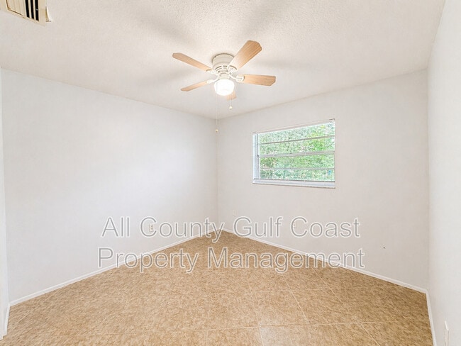 Photo - 4727 34th St W