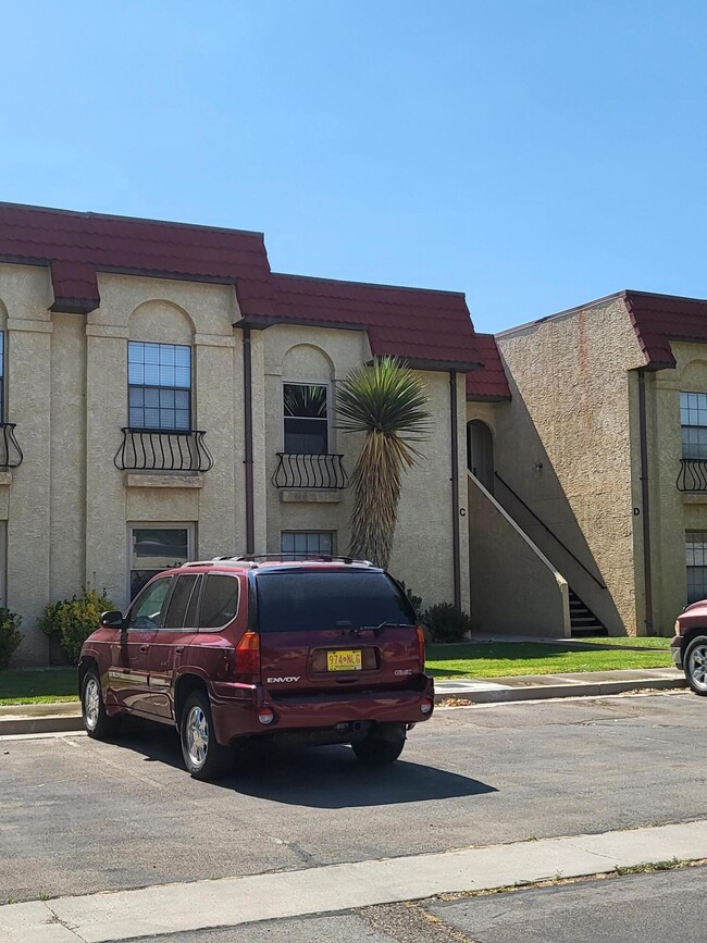 Photo - 827 Country Club Dr SE Unit APT 2A