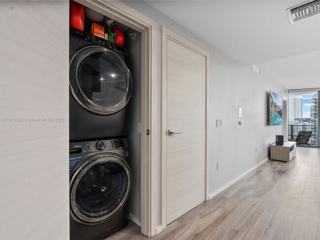 Photo - 801 S Miami Ave