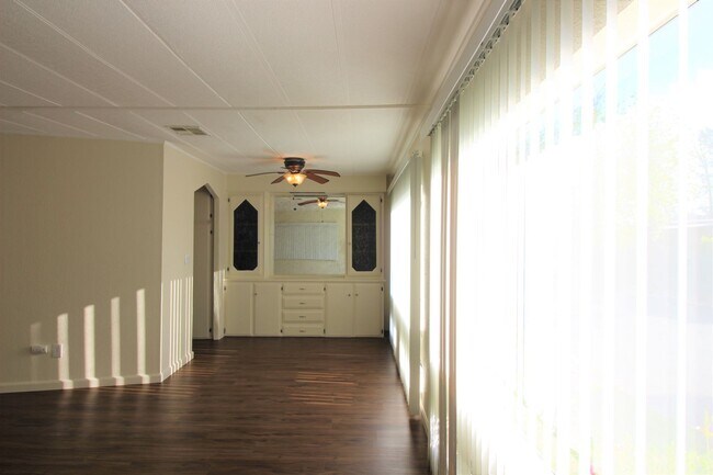 Photo - 2 Bedroom Mobile Home for Rent